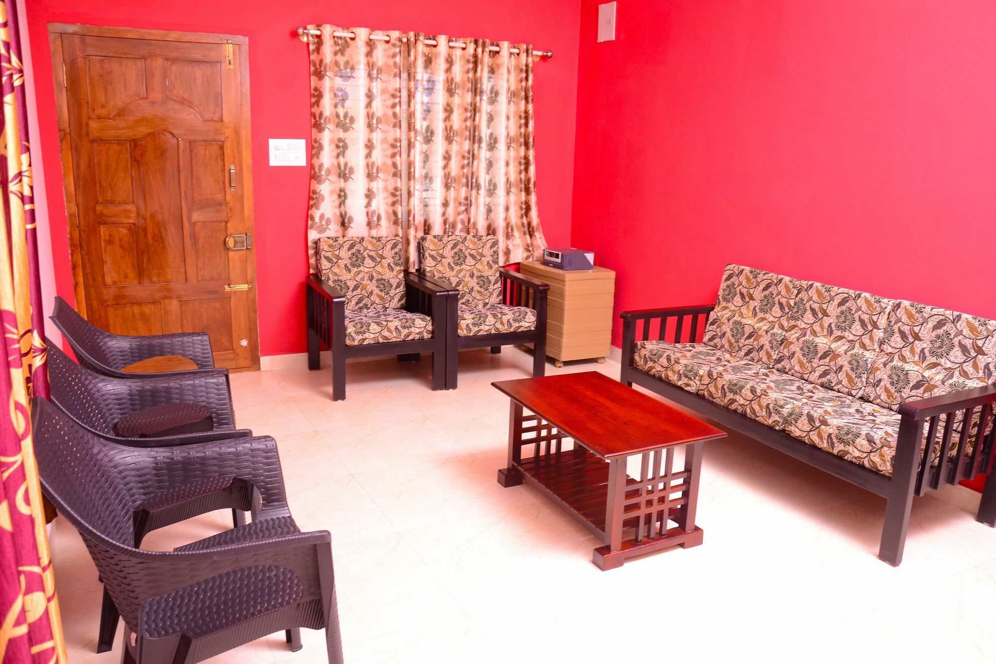 Coorg Girinivas Deluxe Homestay-Wi-Fi ماديكيري المظهر الخارجي الصورة