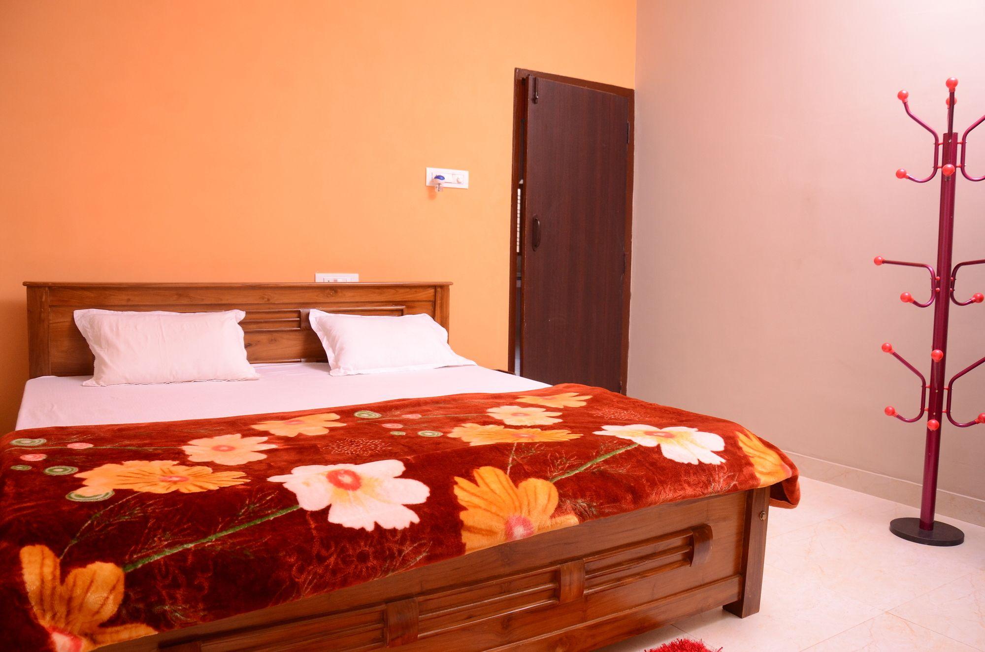 Coorg Girinivas Deluxe Homestay-Wi-Fi ماديكيري المظهر الخارجي الصورة